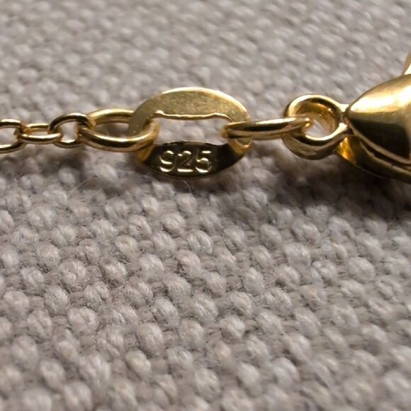 925 Sterling Silver Gold Plated Cat and Stars Round Pendant Necklace - Picture 4 of 8